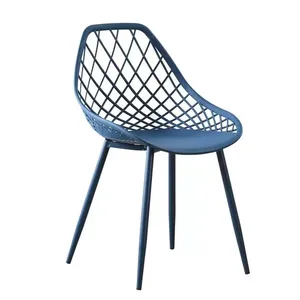 Chaise en plastique PP et métal pour événements extérieurs et intérieurs - Product Image 1