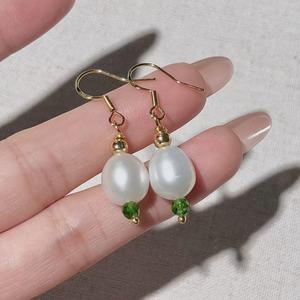 Pendientes Colgantes Delicados y Modernos de UM Jewelry para Uso Diario Unisex y Regalo - Product Image 2