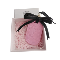 Diffuseur de désodorisants de voiture longue durée personnalisés cartes de parfum de voiture carte de parfum de rose en plastique suspendue