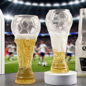 <span class=keywords><strong>Verre</strong></span> à bière en forme irrégulière avec motif de ballon de football en relief – Offre spéciale - Product Image 6