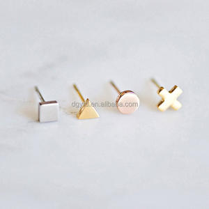 ต่างหูผู้หญิงทำจากสแตนเลสสตีลแบบมินิมอลลิสต์ต่างหูทรงสามเหลี่ยมวงกลม<span class=keywords><strong>สี่เหลี่ยม</strong></span>สีทอง18K - Product Image 1