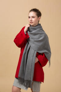 ผ้าพันคอแคชเมียร์ผสมขนแกะเมอริโนแบบยาวสำหรับผู้หญิง ผลิตตามสั่งขายส่ง ระบายอากาศได้ดี เหมาะสำหรับการเดินทางและใช้ในชีวิตประจำวัน - Product Image 3