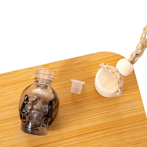 Ru Star 8ml Black <strong>Skull</strong> Shaped Luxury Hanging <strong>Glass</strong> Car Air Freshener Essential Oil Perfume Diffuser <strong>Bottle</strong> With Lid - Product Image 4