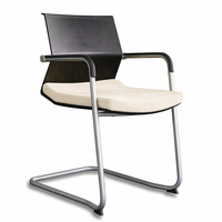 Chaise d'accueil en polypropylène avec assise en tissu rembourré, base cantilever en acier, accoudoir intégré, design moderne pour hall d'accueil