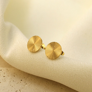 Geometric Fan-Shaped Stud Earrings 316 Titanium Steel Gold Electroplated Colorfast Simple Design Fashion Jewelry - Product Image 1