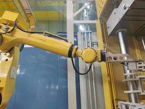 ระบบสกัดชิ้นส่วน PLC และเกียร์หุ่นยนต์รุ่นใหม่ พร้อมมอเตอร์ไฟฟ้า สำหรับงานหล่อขึ้นรูป รับน้ำหนักได้ 800 กก. สำหรับการจัดการชิ้นส่วนตัวถังรถยนต์ - Product Image 2