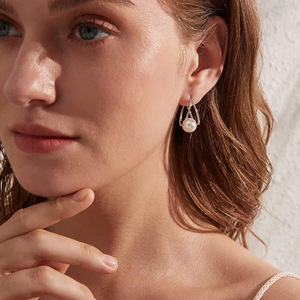 Orecchino a polsino semplice da donna per uso quotidiano, accessorio per l'orecchio, gioiello alla moda per outfit - Product Image 3