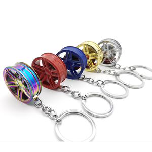 Llavero Creativo con Diseño de Llanta de Auto, Modelo de Rueda con Disco de Freno, Llavero Giratorio 3D, Accesorios para Llaves de Coche - Product Image 1