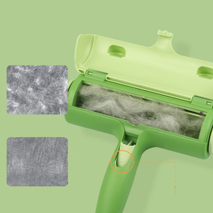 Nuova spazzola per rimozione dei peli di cane in plastica morbida ricaricabile - Product Image 4