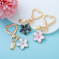 Porte-clés Cœur Fleur de Cerisier Mignon en Métal Émaillé, Personnalisable en Gros, Charmant pour Femme, pour Voiture, Sac, Bijou, Cadeau