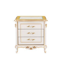Table de chevet en or blanc français de luxe, sculptée à la main, avec 3 tiroirs, meuble de chambre classique