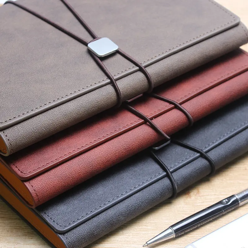 Notebook de couro recarregável dos viajantes promocionais, caderno personalizado com faixa elástica e bolsos com zíper