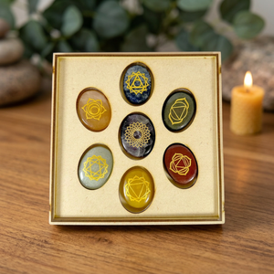 Ensemble de 7 chakras Zibu, ensemble de 7 cristaux chakra, pierres semi-précieuses naturelles avec symboles dans une boîte en bois pour la méditation - Product Image 1