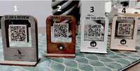 Individuell Lasergravierter Doppelseitiger Drehbarer Holz-QR-Code-Tischaufsteller Scan-to-Order Menü-Displayständer für Café und Restaurant