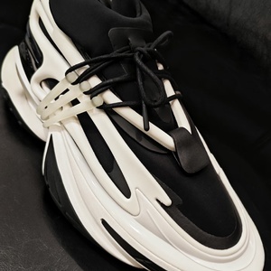 รองเท้าผ้าใบดีไซน์หรูหราสำหรับทุกเพศ  แบบสวมใส่สบายๆ  พร้อมโลโก้สั่งทำพิเศษ  ดีไซน์พื้นหนา  รองเท้าผู้ชาย - Product Image 3