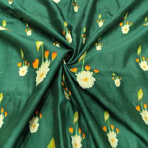 Tela Ligera de Seda Cruda Verde Vibrante con Estampado Geométrico Abstracto Intrincado para Vestidos de Diseñador, Kurta, Acolchado y Costura - Product Image 1
