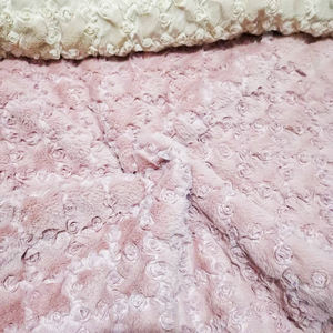 Reciclado 300GSM 3D conejo pila corta bordado esponjoso pila alta tela de felpa pequeño patrón de rosa - Product Image 4