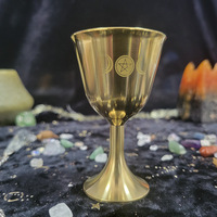 Calice d'autel gravé de haute qualité en laiton, avec ornement pentagramme lune trilune, coupe dorée, rituel Wicca, calice sacré en cuivre