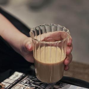 Vaso de Vidrio Resistente al Calor de Estilo Cafetería para Bebidas Frías como Latte Helado y Cold Brew - Product Image 4