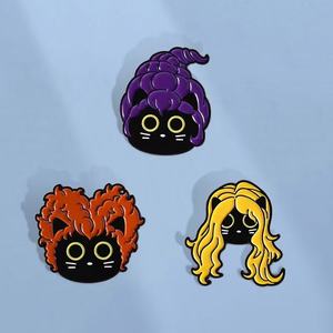 Pin de Esmalte Suave de Alta Calidad con Personajes de Películas de Dibujos Animados, Bruja Teñida de Negro para Solapa de Metal, Ideal para Graduación - Product Image 4