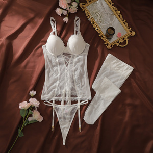 Chuangerm <span class=keywords><strong>en</strong></span> stock Nouveauté 2026 Lingerie pour <span class=keywords><strong>femme</strong></span> : <span class=keywords><strong>Corset</strong></span> à armatures <span class=keywords><strong>en</strong></span> dentelle de cils blanche <span class=keywords><strong>et</strong></span> résille transparente avec porte-jarretelles <span class=keywords><strong>et</strong></span> <span class=keywords><strong>bas</strong></span> - Product Image 4