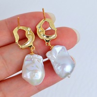 Boucles d'oreilles créoles pour femmes Style tendance jaune plaqué or 14 carats grandes boucles d'oreilles colorées en perles baroques d'eau douce naturelles pour mariage
