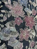 Tissu satiné en polyester de poids moyen, imprimé floral, respirant, écologique, à séchage rapide, brillant et lustré, pour robe, chemisier, jupe pour femme