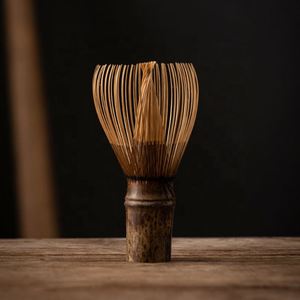 Batidor de Té Matcha Tradicional Japonés Hecho a Mano con Bambú, Logotipo Personalizado, Batidor de Bambú Morado de Buena Calidad, Batidor de Matcha Blanco - Product Image 2