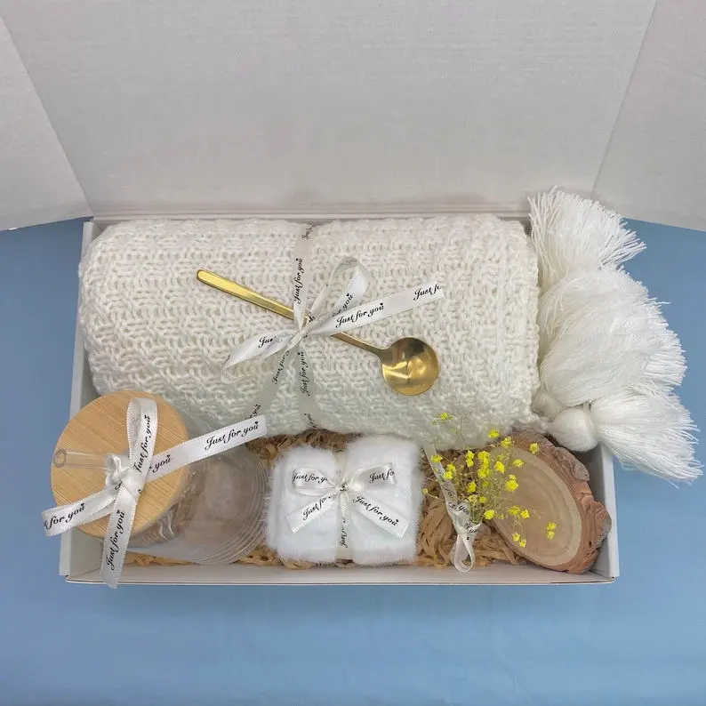Auf Lager Pflege pakete für Sie mit Decke Kaffeetasse Socken Duft kerze Denken Sie an Sie Geschenke für Frauen