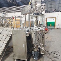 Émulsifiant sous vide à fond conique de 30 L avec levage hydraulique, mélangeur homogénéisateur à cisaillement élevé pour crème cosmétique, pommade et pâte alimentaire