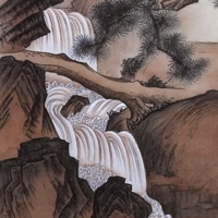 Peinture sur soie traditionnelle chinoise 100% peinte à la main, paysage de cascade zen et pin, 100x55cm, décoration murale pour bureau