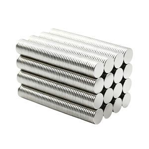 En gros 5x1 8x1 10x1 12x1 15x1 Feuille d'aimant rond 1MM Disque magnétique en acier fin Aimant en néodyme de qualité industrielle N52 - Product Image 3