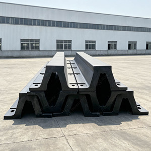 Pare-battage marin Super Arch SM en caoutchouc de type V ANP pour la protection des quais portuaires - Product Image 1