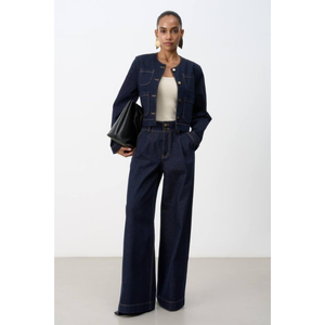 Conjunto de Dos Piezas de Mezclilla para Mujer, Jeans Oscuros Listos para Usar, OEM ODM para un Estilo Casual de Negocios o Urbano Moderno, Otoño Invierno - Product Image 2