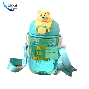 Tasse à <span class=keywords><strong>eau</strong></span> en plastique de style nouveau et tendance sur Internet avec design de cœur féminin-de grande valeur et résistante aux chutes - Product Image 3