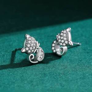 Boucles d'oreilles clous pour femmes, style Ins, en argent 925 plaqué rhodium, avec zircon, motif chat mignon, bijoux exquis, vente en gros - Product Image 2