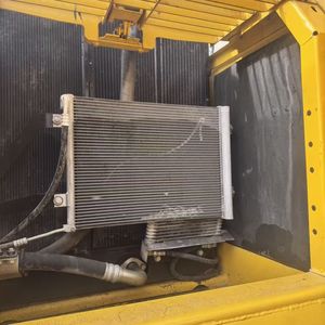 Excavadora Usada Original Japonesa Komatsu PC240LC, 90% Nueva, 25.1 Toneladas, con Motor, Caja de Cambios y Bomba para Construcción y Minería - Product Image 5