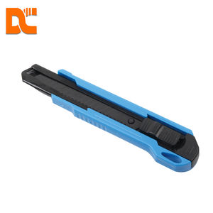 سكين متعدد الاستخدامات 18 مم للبيع المباشر من المصنع بشفرة حادة، أدوات يدوية للاستخدام المنزلي - Product Image 3