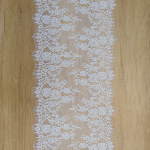 YY Renda Floral de Alta Qualidade 100% Nylon com Bordado Branco para Vestuário de Noiva e Têxteis para o Lar - Product Image 4