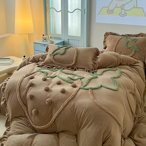 Copripiumino fragola ricamato in velluto di latte imbottito caldo cartone animato dormitorio per studenti doppio inverno Set biancheria da letto 4 pezzi - Product Image 3