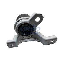 Xinwo New Product Auto Engine System Parts Right Engine Mounts OE LR021635 LR006538 for Land Rover Freelander 2