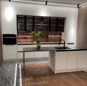 Armadio Moderno in Melamina Effetto Legno con Ante in Legno Massello, Indipendente e <span class=keywords><strong>Salvaspazio</strong></span>, Arredamento per <span class=keywords><strong>Camera</strong></span> <span class=keywords><strong>da</strong></span> <span class=keywords><strong>Letto</strong></span>, Ufficio e Villa - Product Image 1