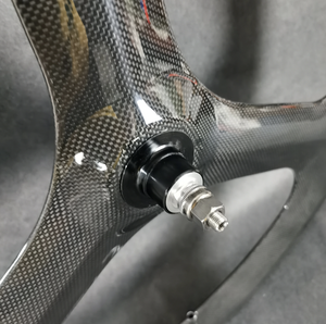Roues en carbone 700C à <span class=keywords><strong>3</strong></span> rayons 70mm de profondeur 23mm de largeur à engrenage fixe/moyeu de route pour vélo de course sur piste/route Paire de roues en carbone à trois rayons - Product Image 5