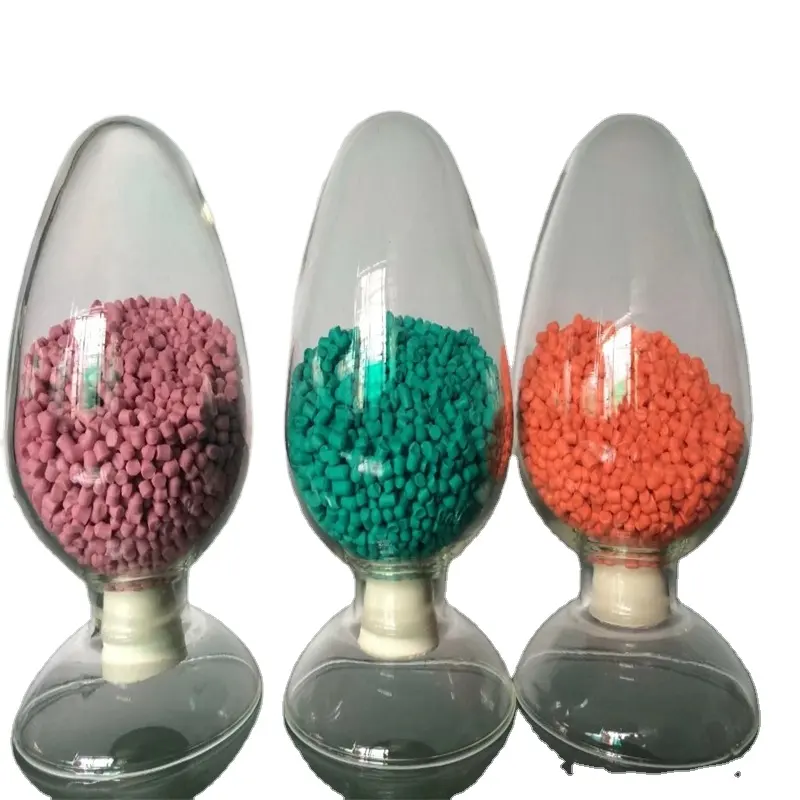 Granulés de pvc de couleur de haute qualité matière première plastique pour la résine de pvc de moulage par injection