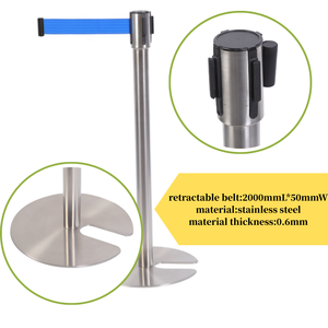 Séparateur de file d'attente robuste en acier inoxydable avec base en U intégrée, idéal pour les aéroports, les gares et le commerce de détail - Product Image 2