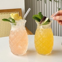 Verres à cocktail transparents créatifs en forme d'ananas avec paille