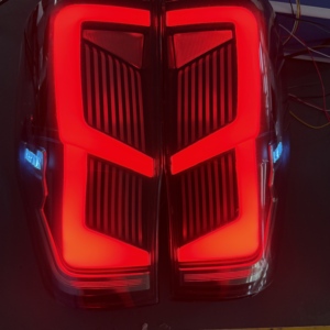 NUELEAD Nuevo Conjunto de Luces Traseras Multifuncionales de 12V 50W 4000K 6000lm con Lente Ahumada y Señal de Giro para Ranger 2012-2022, 1 Año de Garantía - Product Image 3