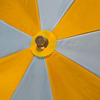 Tente de plage portable en tissu Oxford avec armature en acier, pare-vent et protection solaire pour pique-niques en famille et villégiatures en bord de mer