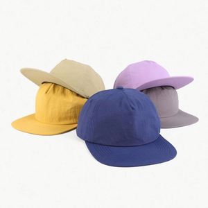 Casquette Snapback personnalisée à 5 panneaux avec logo brodé, imperméable, découpée au laser, perforée, haute performance - Product Image 1