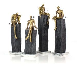 Goud Man Decoratie Woonaccessoires Hars Figuur Ambachten Menselijk Sculptuur Ornament Handgemaakte Hars Levensgrote Abstract Paard Stuk